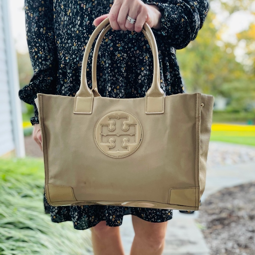 Tory Burch • Ella Patent Leather & Canvas Tote Bag in Taupe